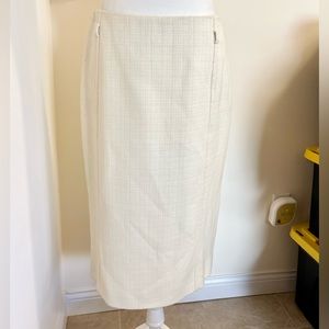 Classic Burberry wool blend knit pencil skirt!